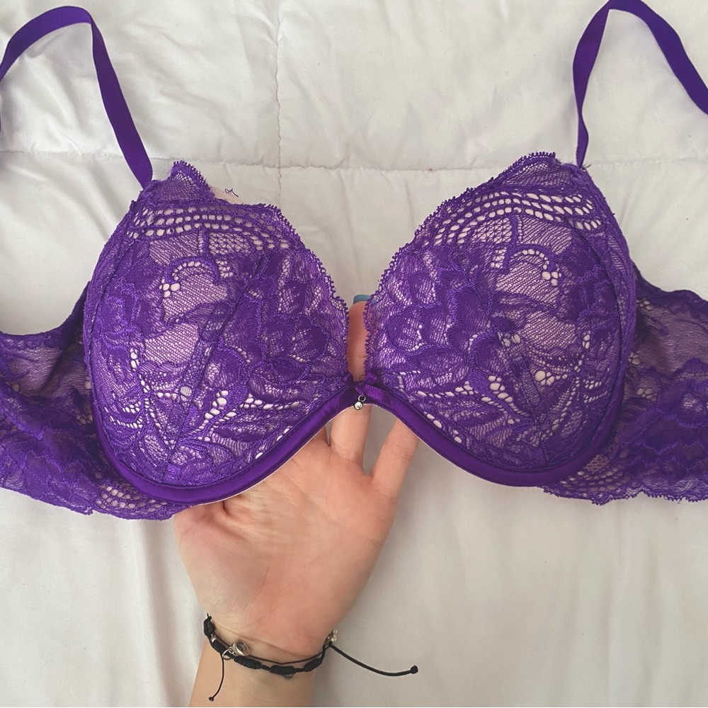 VICTORIA SECRET PLUNGE PUSH UP BRA